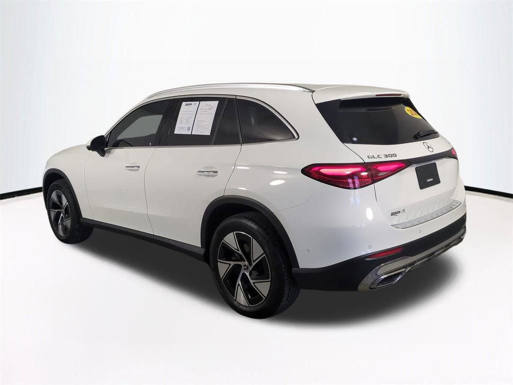 Used 2024 Mercedes-Benz GLC 300 4MATIC image 7
