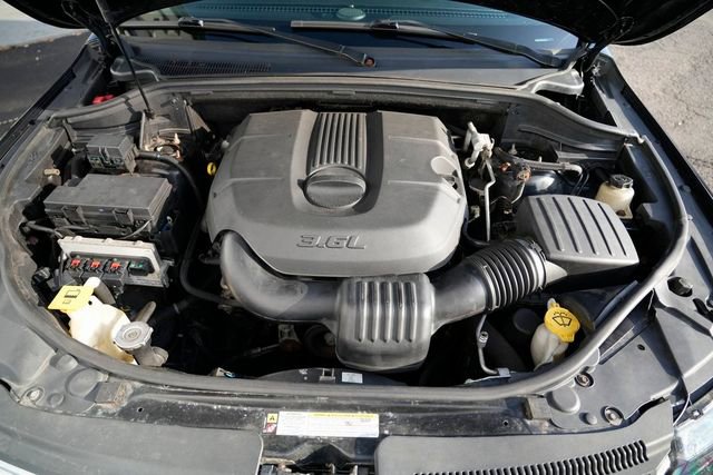 Used 2011 Jeep Grand Cherokee Laredo image 16