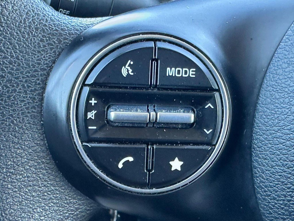 Used 2023 Kia Soul LX image 18