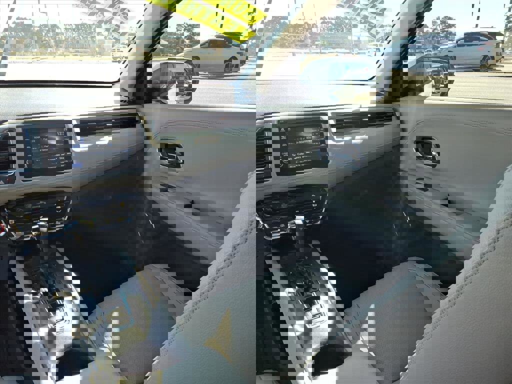 Used 2021 Honda HR-V EX-L image 10