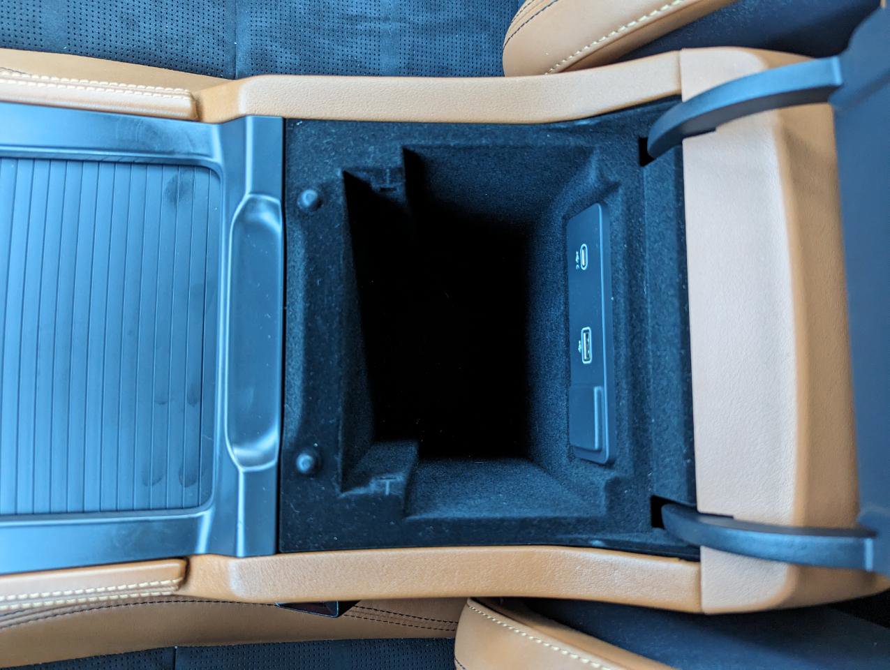 Used 2023 Jaguar F-PACE SVR image 29