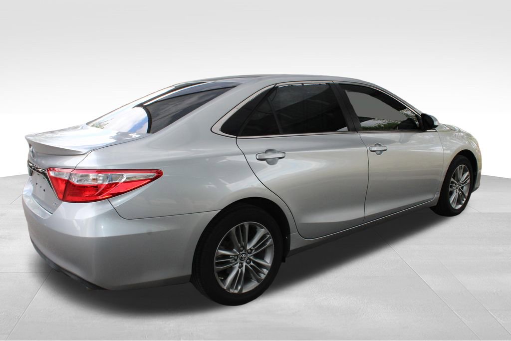 Used 2015 Toyota Camry SE FWD image 15