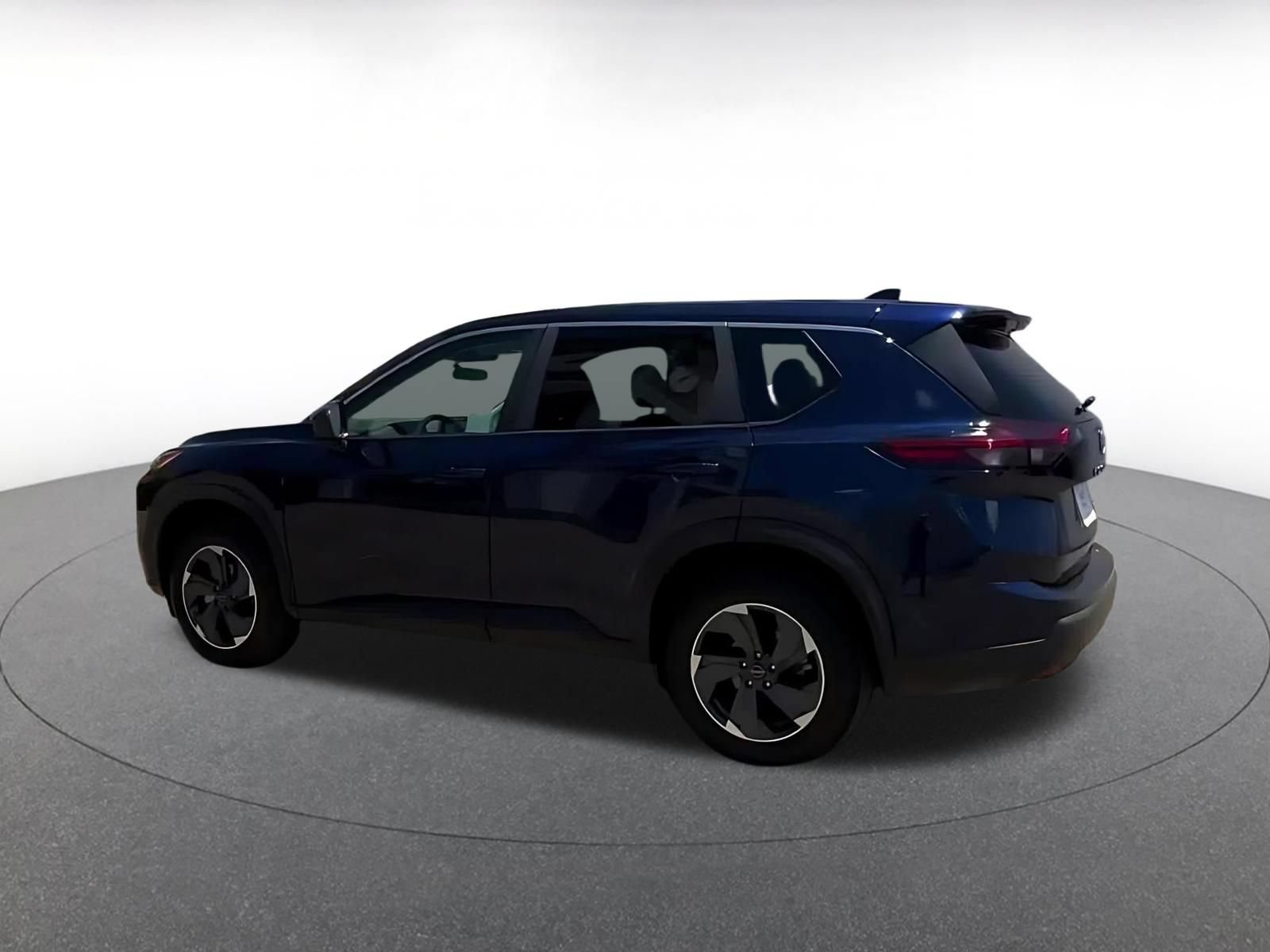 Used 2025 Nissan Rogue SV FWD image 10
