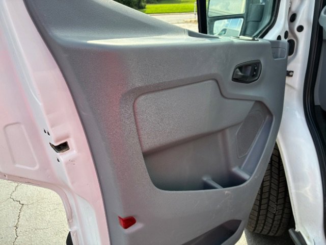 Used 2018 Ford Transit 150 XL image 21