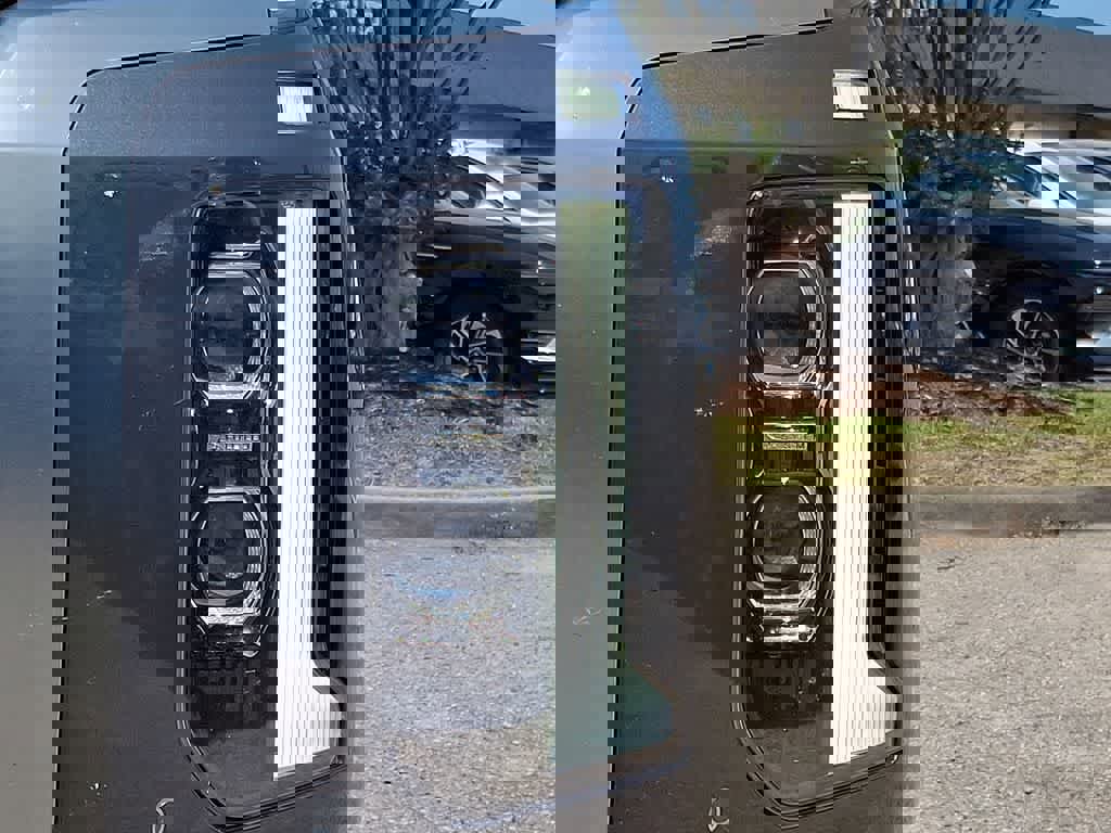 Used 2024 Hyundai Palisade Calligraphy image 9