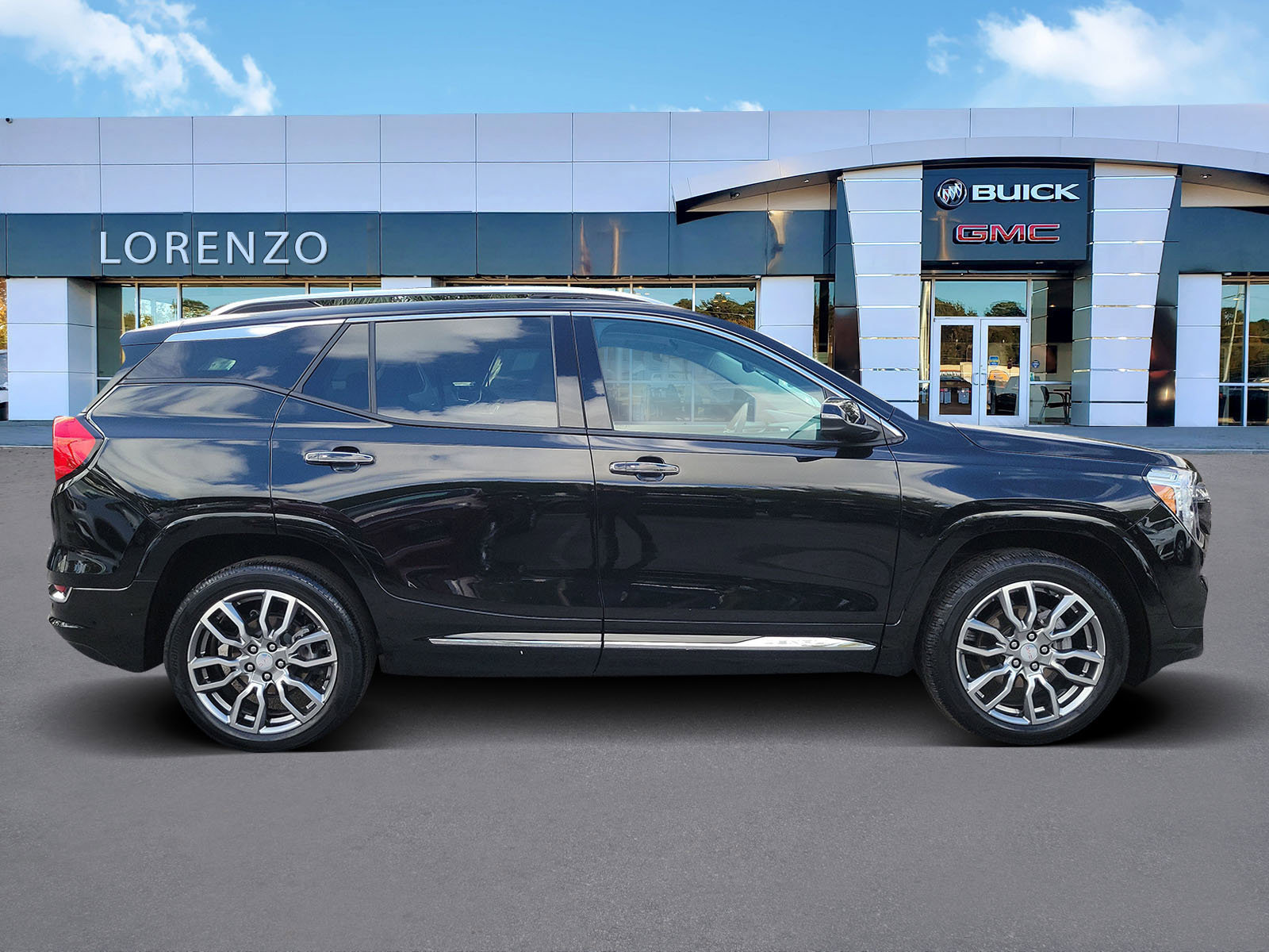 Used 2023 GMC Terrain Denali image 4