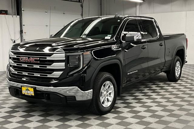 Used 2025 GMC Sierra 1500 SLE w/ Preferred Package AWD/4WD image 11