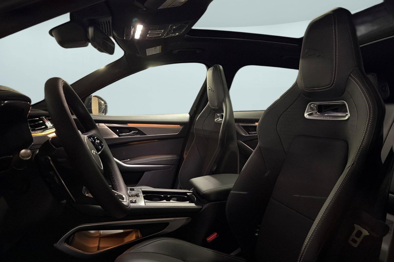 New 2026 Jaguar F-PACE R-Dynamic S AWD/4WD image 5