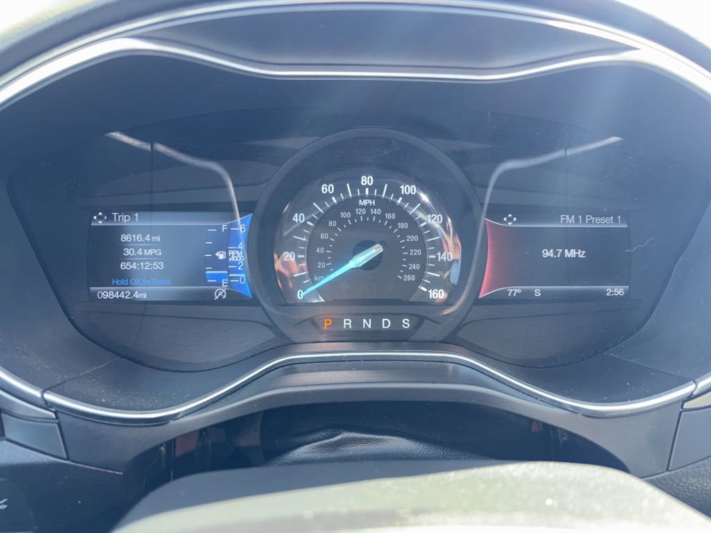 Used 2017 Ford Fusion SE w/ Fusion SE Technology Package FWD image 16