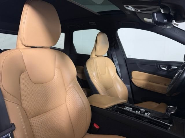Used 2021 Volvo XC60 T5 Inscription w/ Protection Package Premier FWD image 16