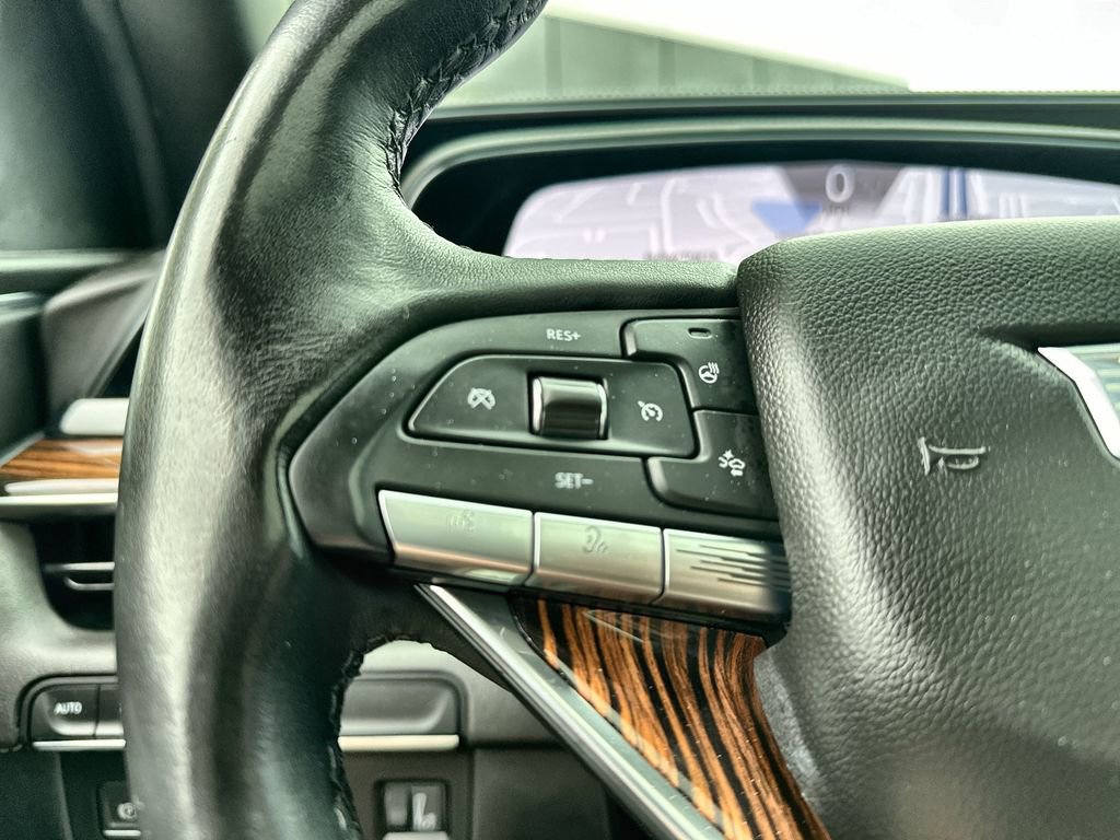 Used 2021 Cadillac Escalade ESV Premium Luxury w/ Performance Package AWD/4WD image 31
