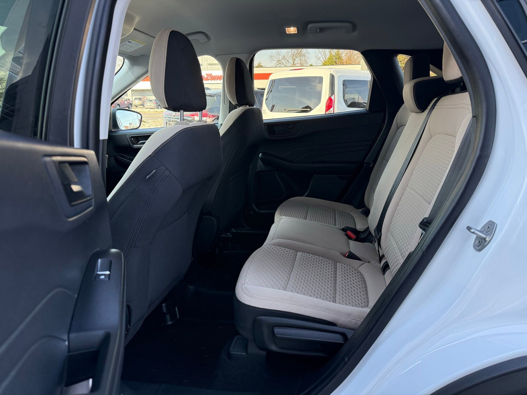 Used 2022 Ford Escape SE image 36