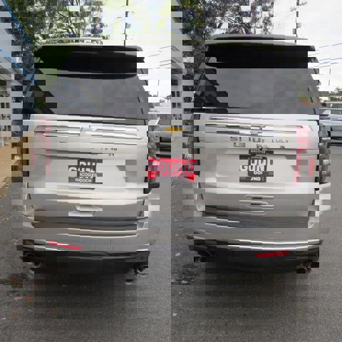 Used 2024 Chevrolet Suburban Premier image 7