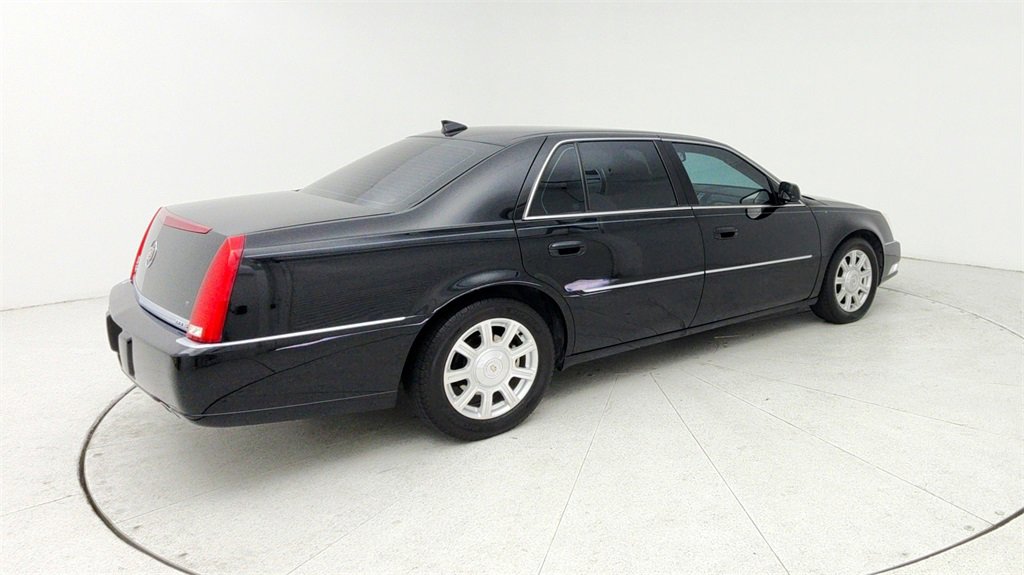 Used 2011 Cadillac DTS image 9