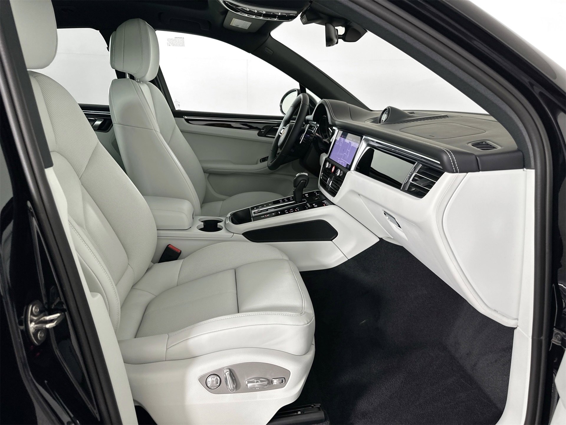 New 2026 Porsche Macan S image 29