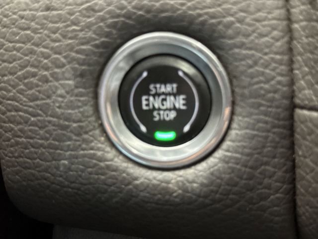 Used 2021 GMC Yukon XL Denali w/ Denali Premium Package image 17