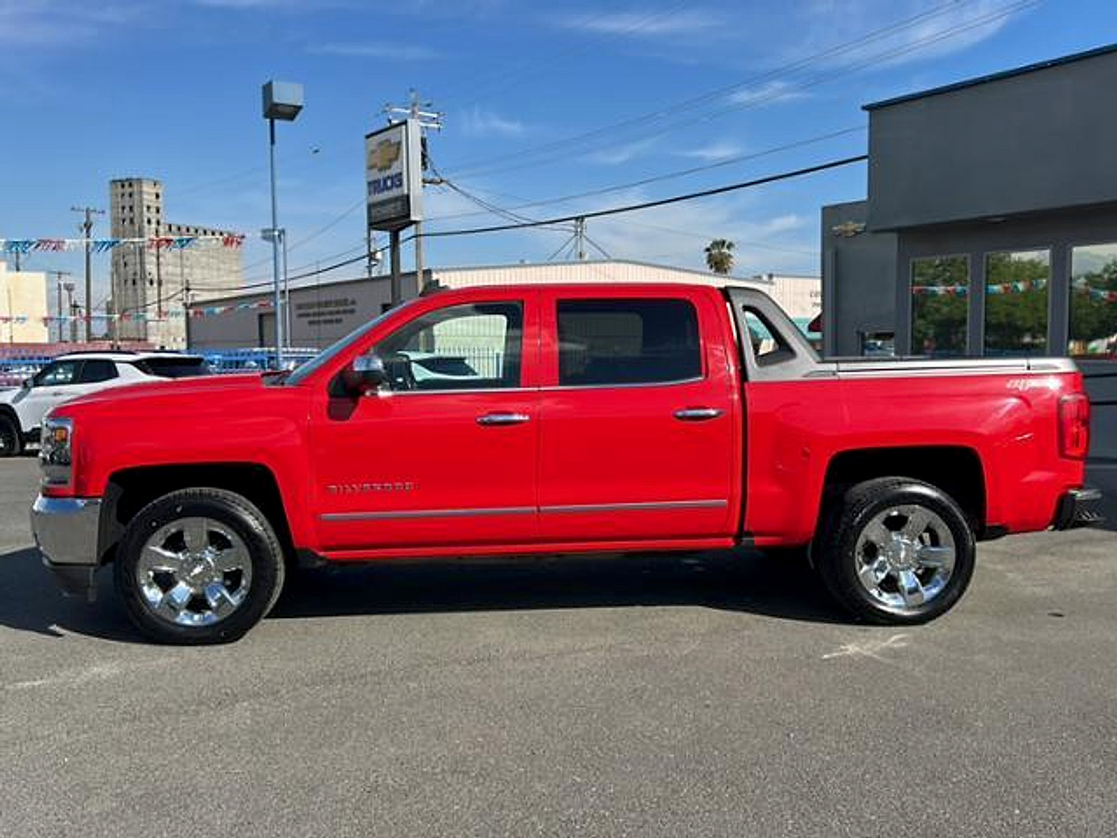 Used 2018 Chevrolet Silverado 1500 LTZ w/ High Desert Package AWD/4WD image 6