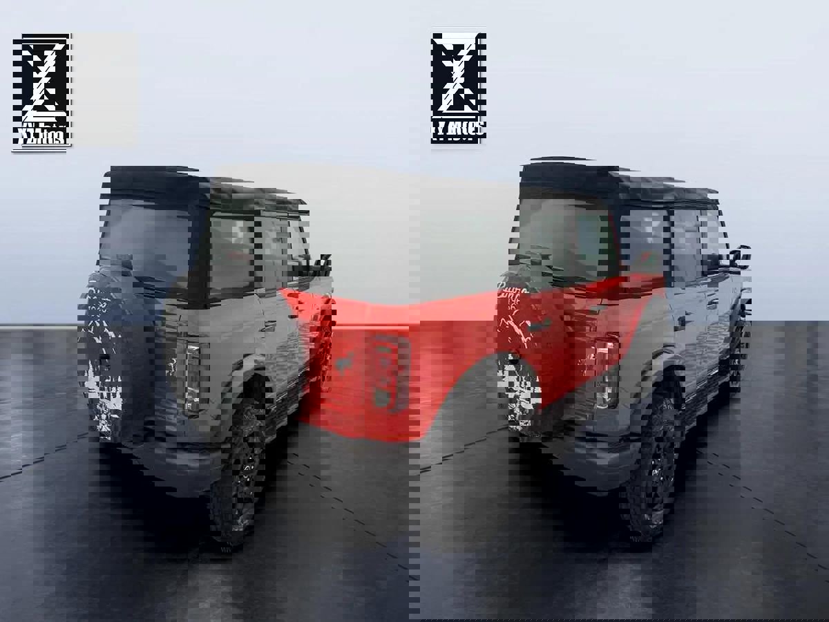 Used 2022 Ford Bronco Black Diamond image 7