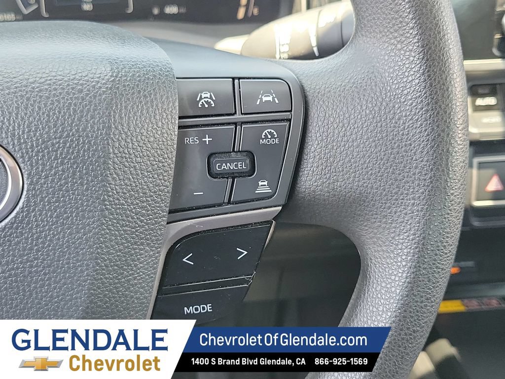Used 2025 Toyota Camry LE FWD image 31