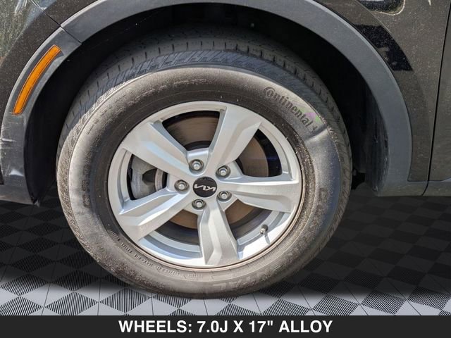 Used 2023 Kia Sorento LX image 9