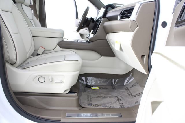New 2026 GMC Yukon XL Denali w/ Denali Reserve Package image 29