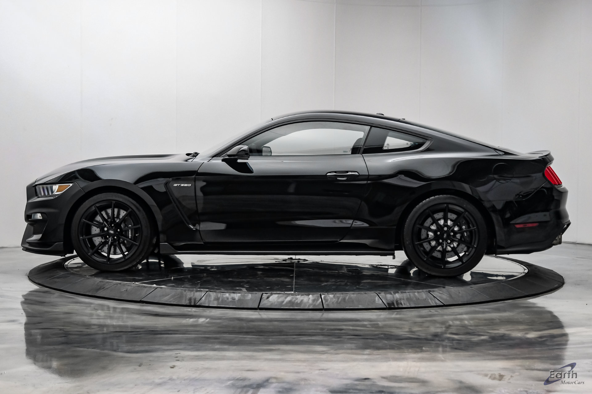 Used 2015 Ford Mustang Shelby GT350 RWD image 7