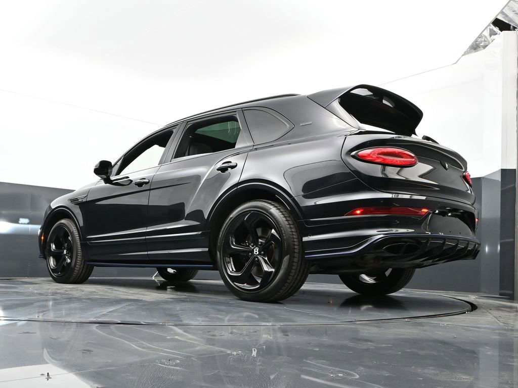 Used 2025 Bentley Bentayga AWD/4WD image 69