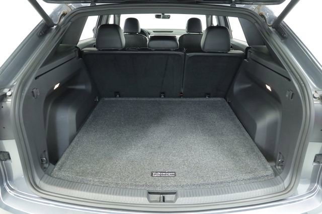 Certified 2022 Volkswagen Atlas Cross Sport SE image 36