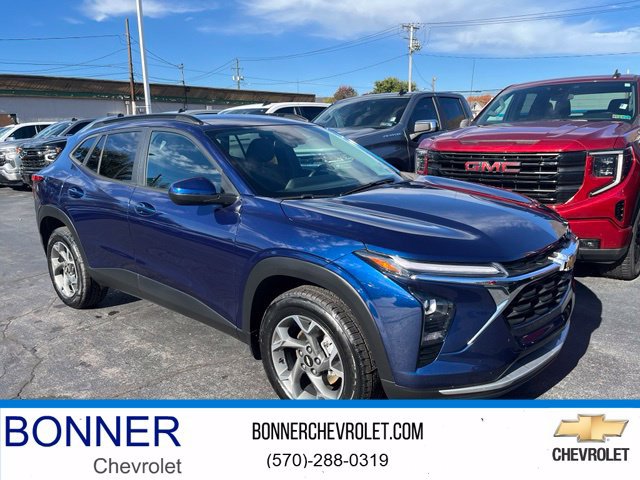 Used 2024 Chevrolet Trax LT w/ LT Convenience Package FWD image 1
