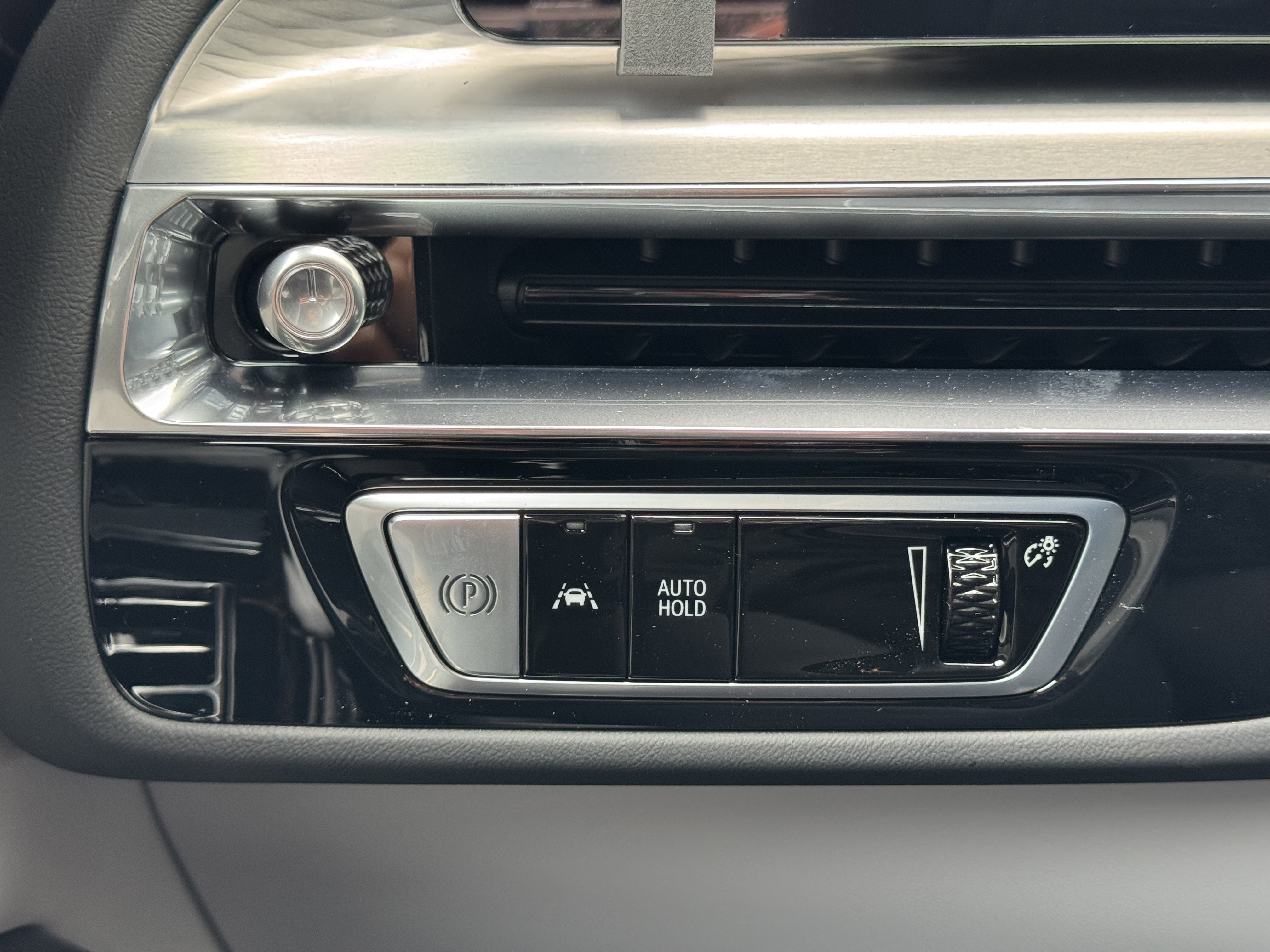 New 2025 Cadillac Lyriq Sport image 29