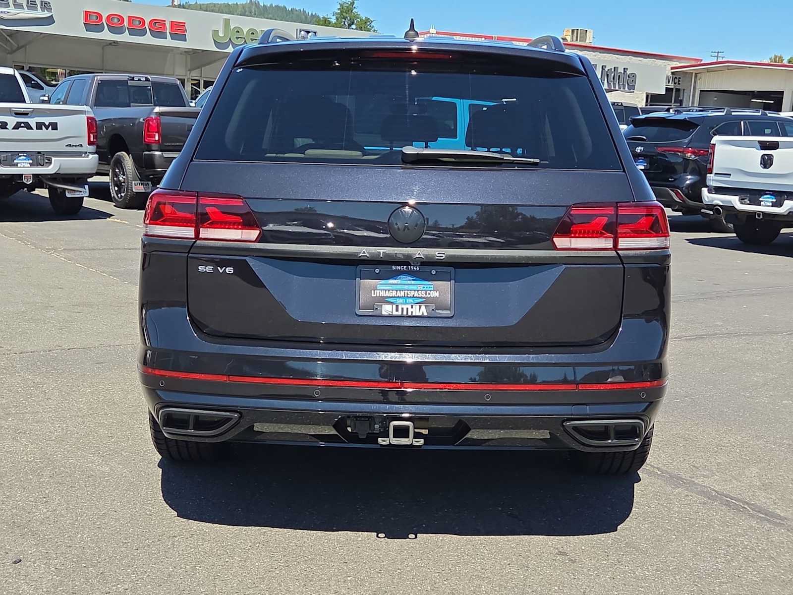Used 2021 Volkswagen Atlas SE w/ Panoramic Sunroof Package FWD image 13