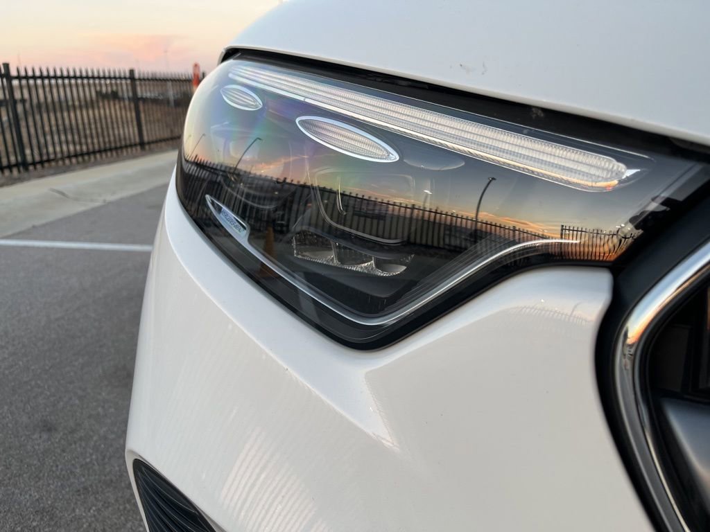 Used 2025 Mercedes-Benz GLC 300 4MATIC image 14