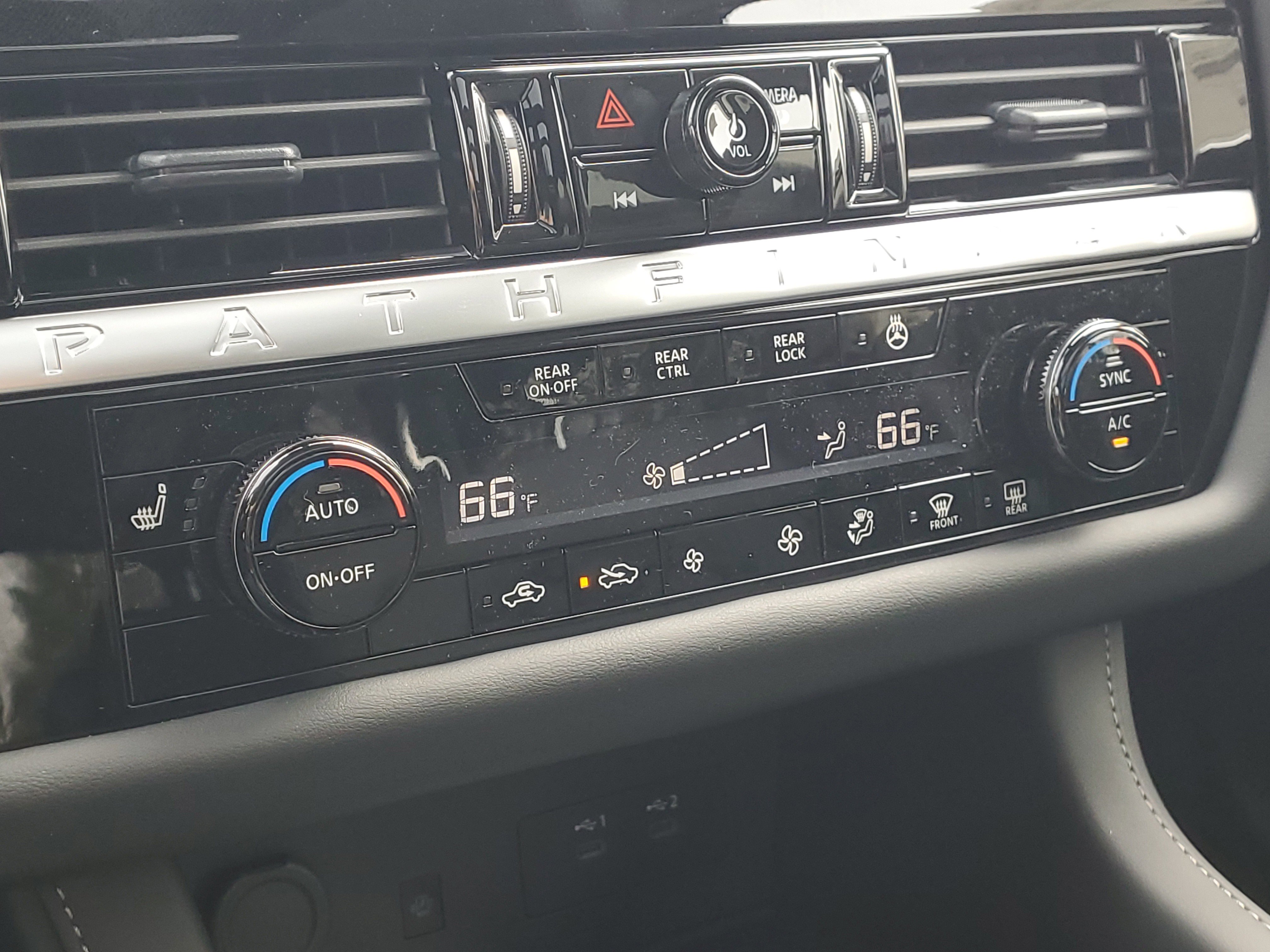 New 2026 Nissan Pathfinder SL w/ SL Premium Package image 17