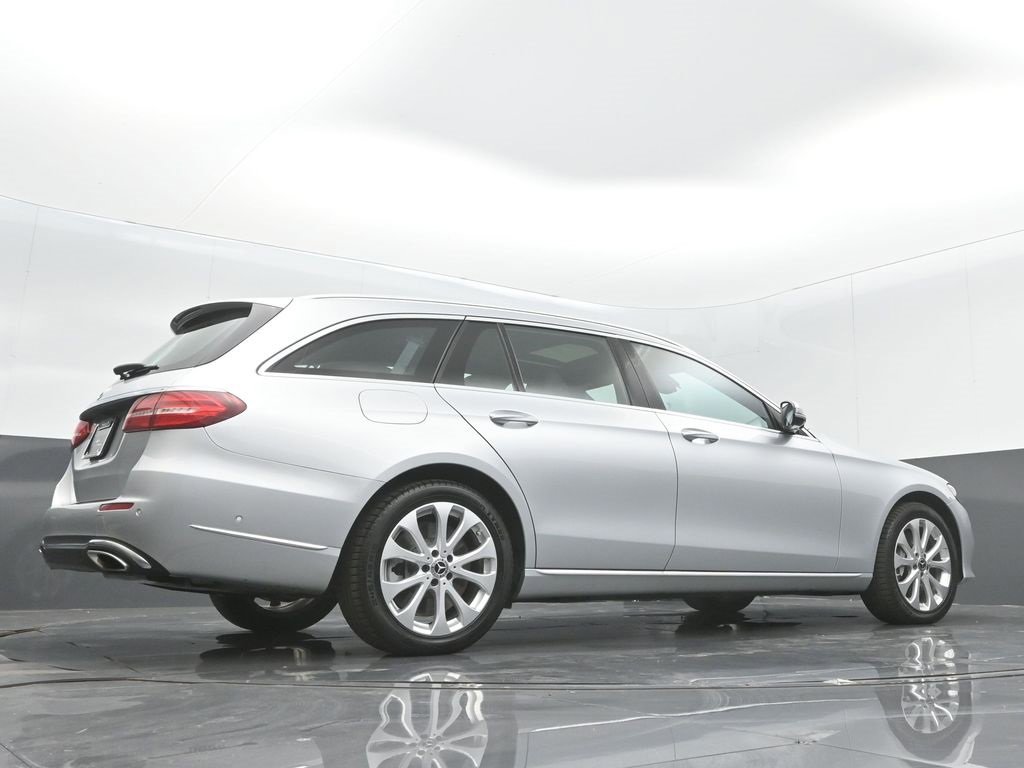 Used 2020 Mercedes-Benz E 450 4MATIC Wagon w/ Premium Package image 39