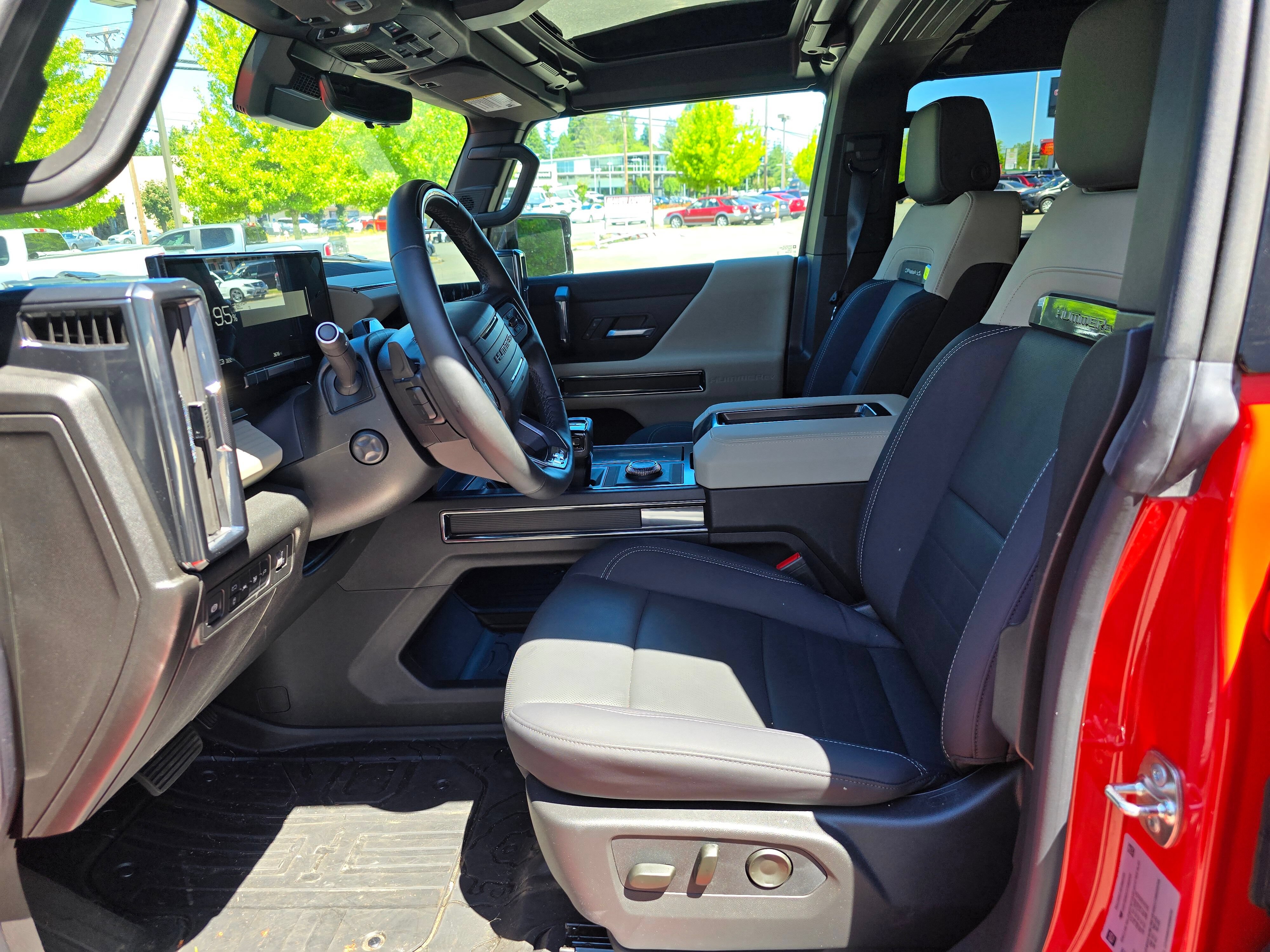 New 2026 GMC Hummer EV SUV w/ LPO, Dark Essentials Package AWD/4WD image 18