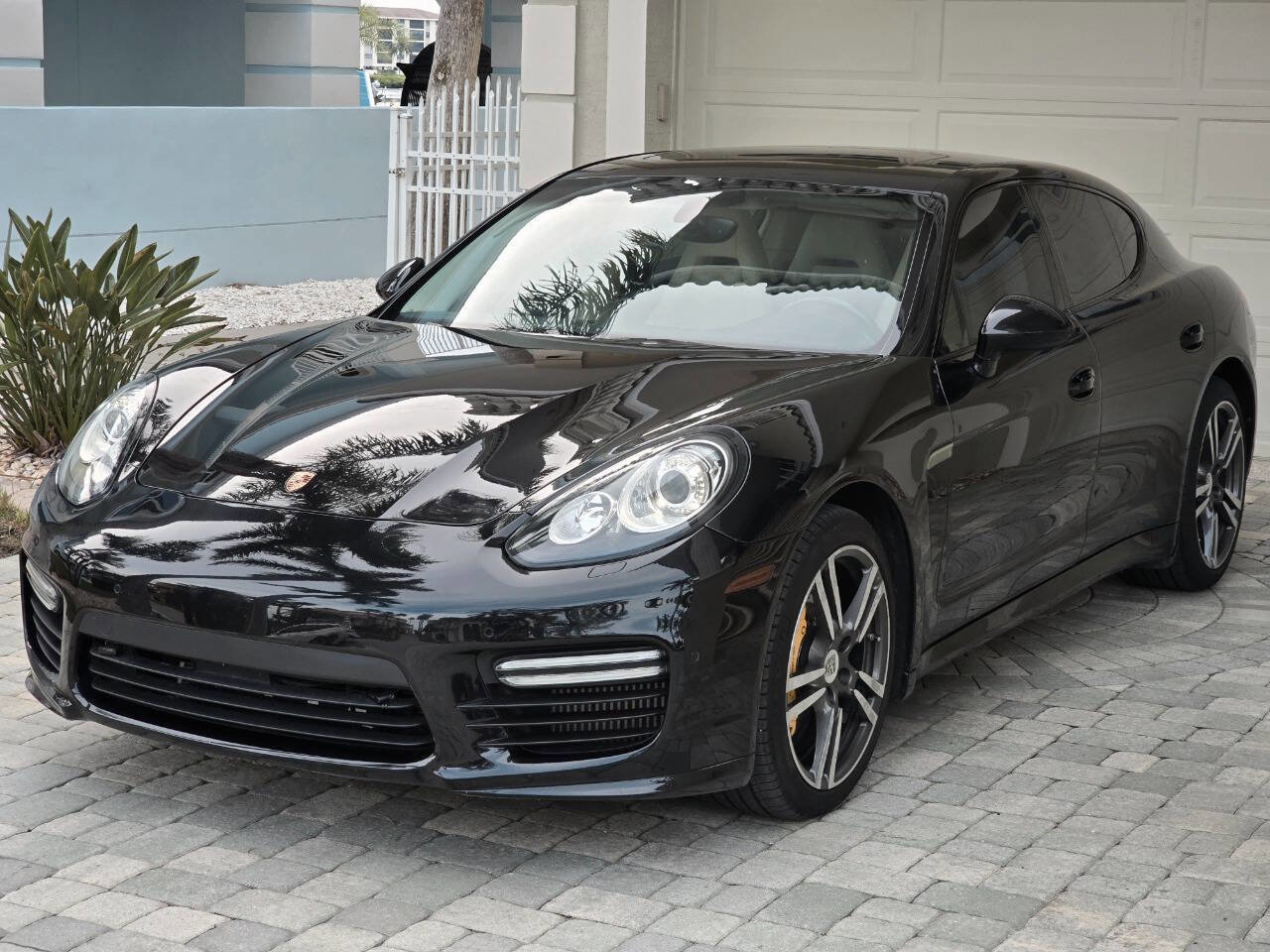 Used 2014 Porsche Panamera Turbo S w/ Exterior Package in Black image 33