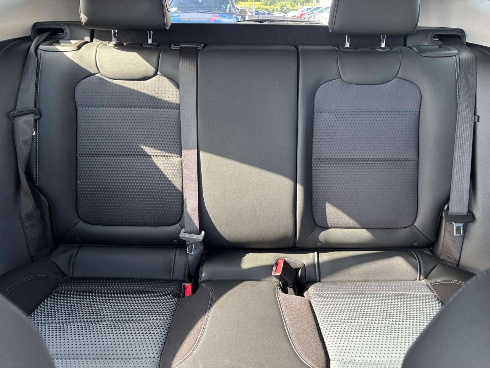 Used 2025 Chevrolet Trax LT w/ LT Convenience Package FWD image 37