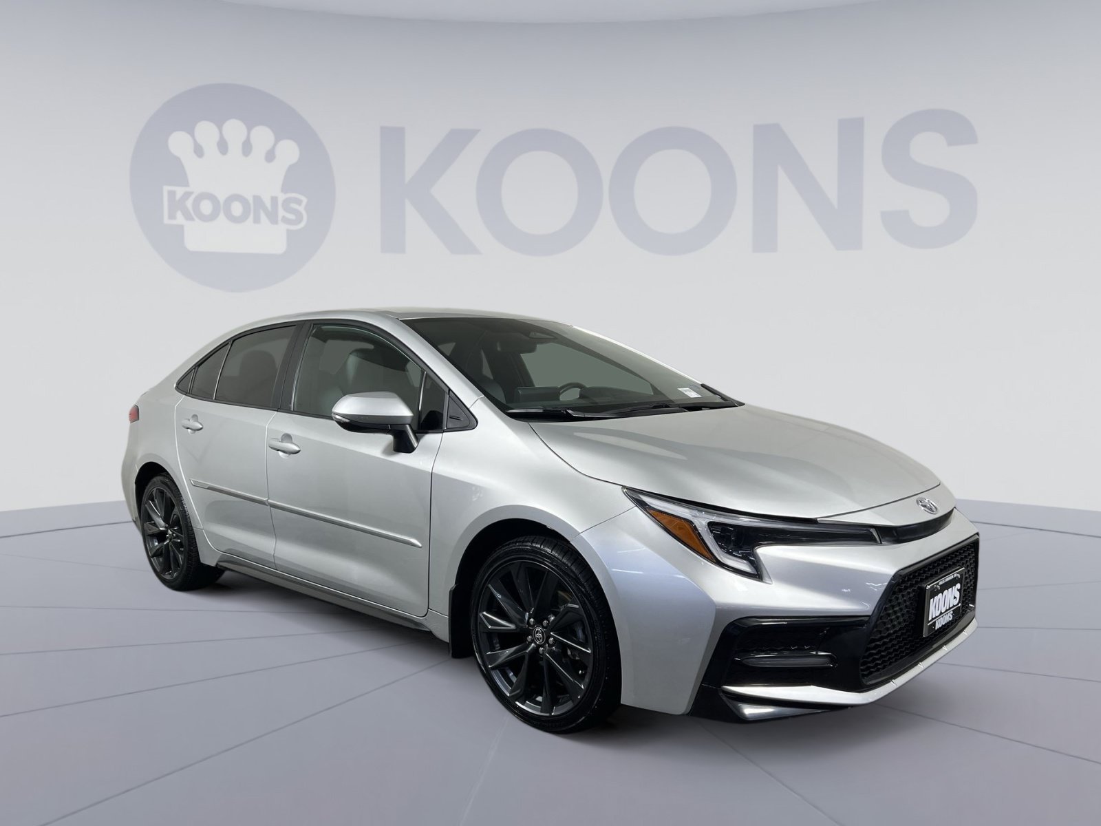 Used 2024 Toyota Corolla SE FWD image 2
