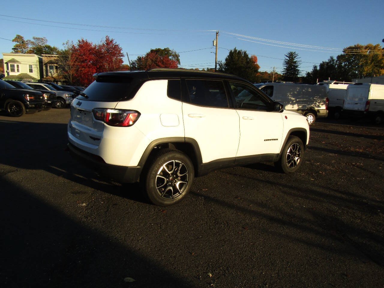 Used 2025 Jeep Compass Trailhawk AWD/4WD image 5