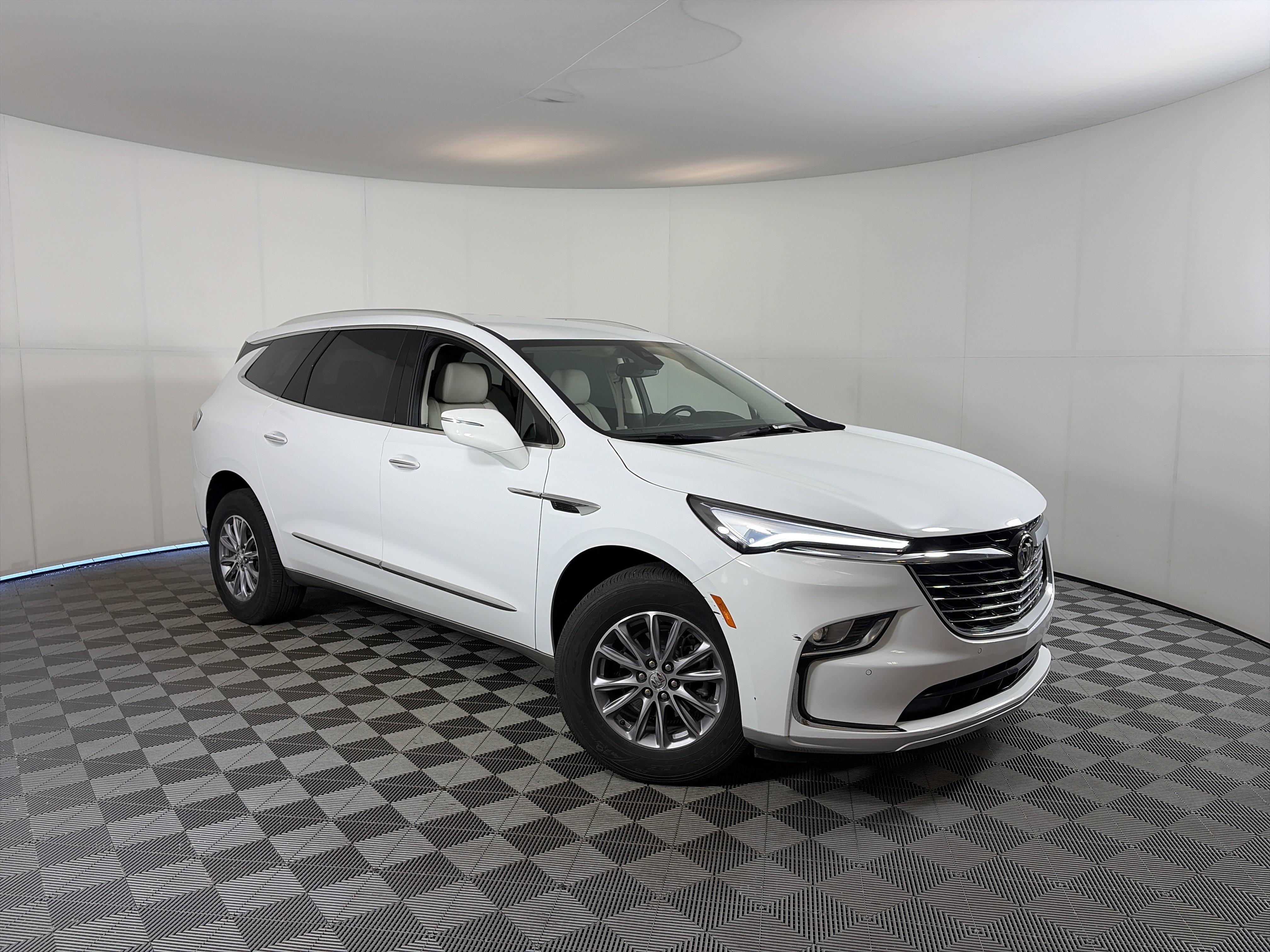 Used 2024 Buick Enclave Essence