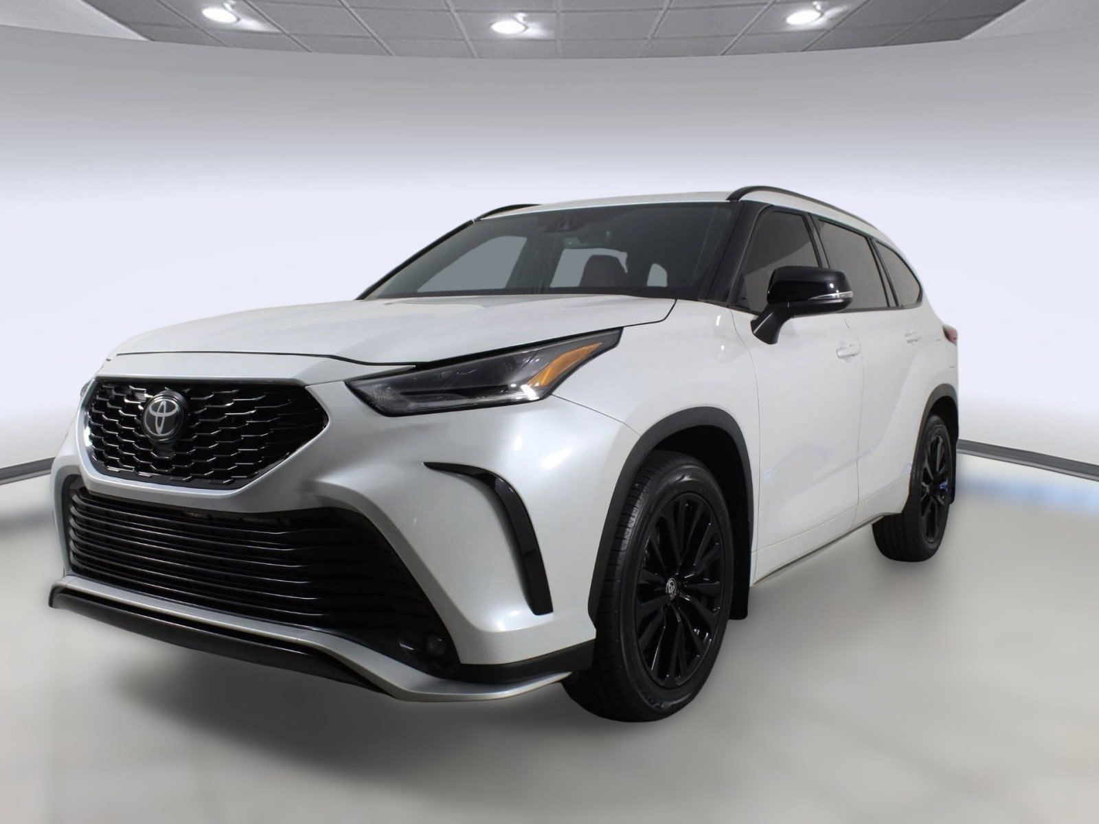 Used 2023 Toyota Highlander XSE