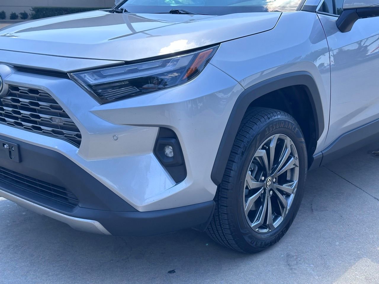 Used 2022 Toyota RAV4 Limited image 3