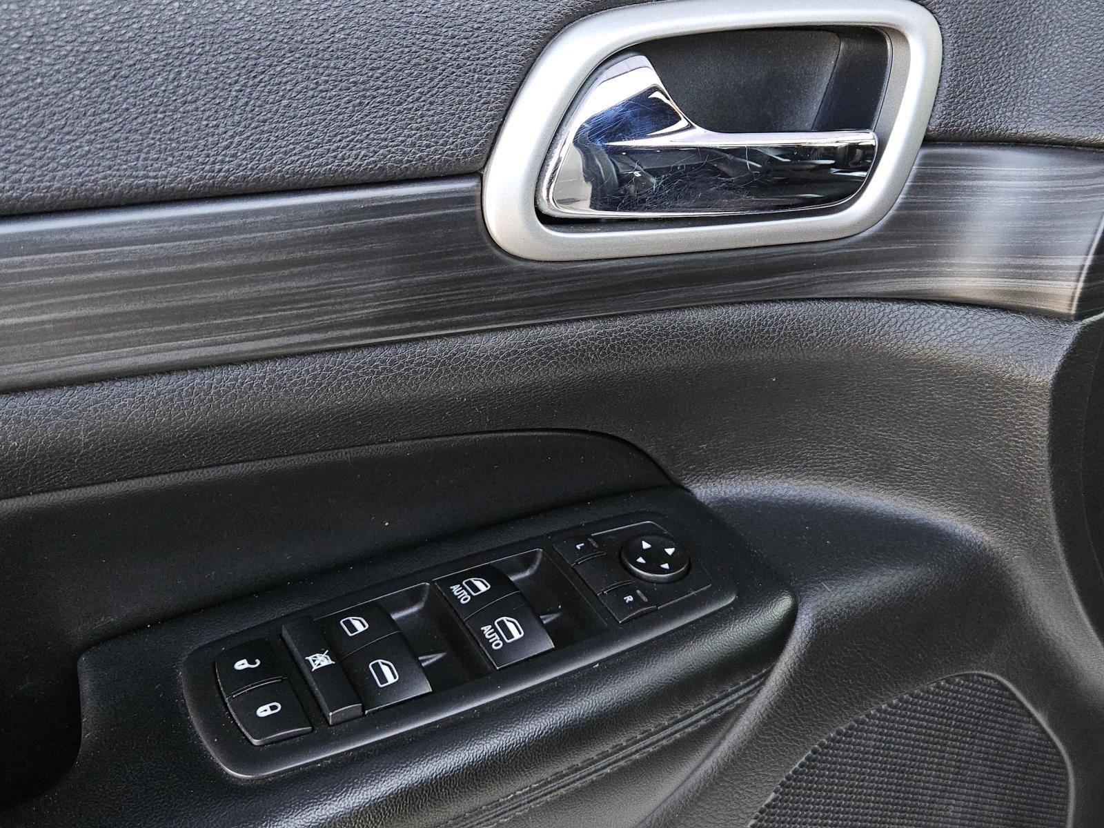 Used 2019 Jeep Grand Cherokee Altitude RWD image 25