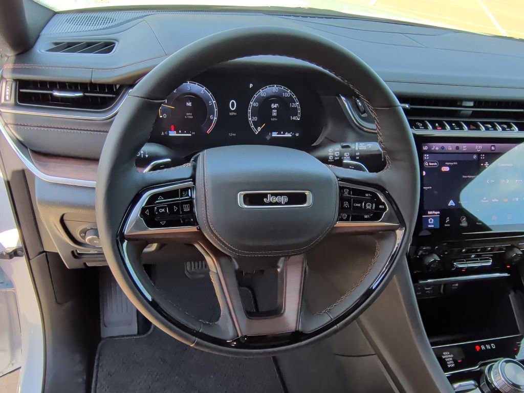 New 2025 Jeep Grand Cherokee Summit image 18