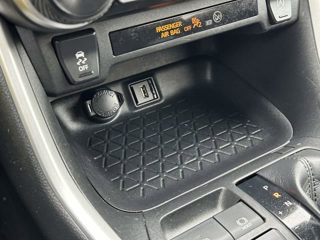 Used 2021 Toyota RAV4 LE image 7