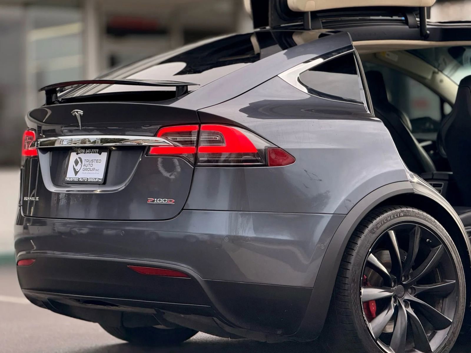 Used 2018 Tesla Model X P100D image 9