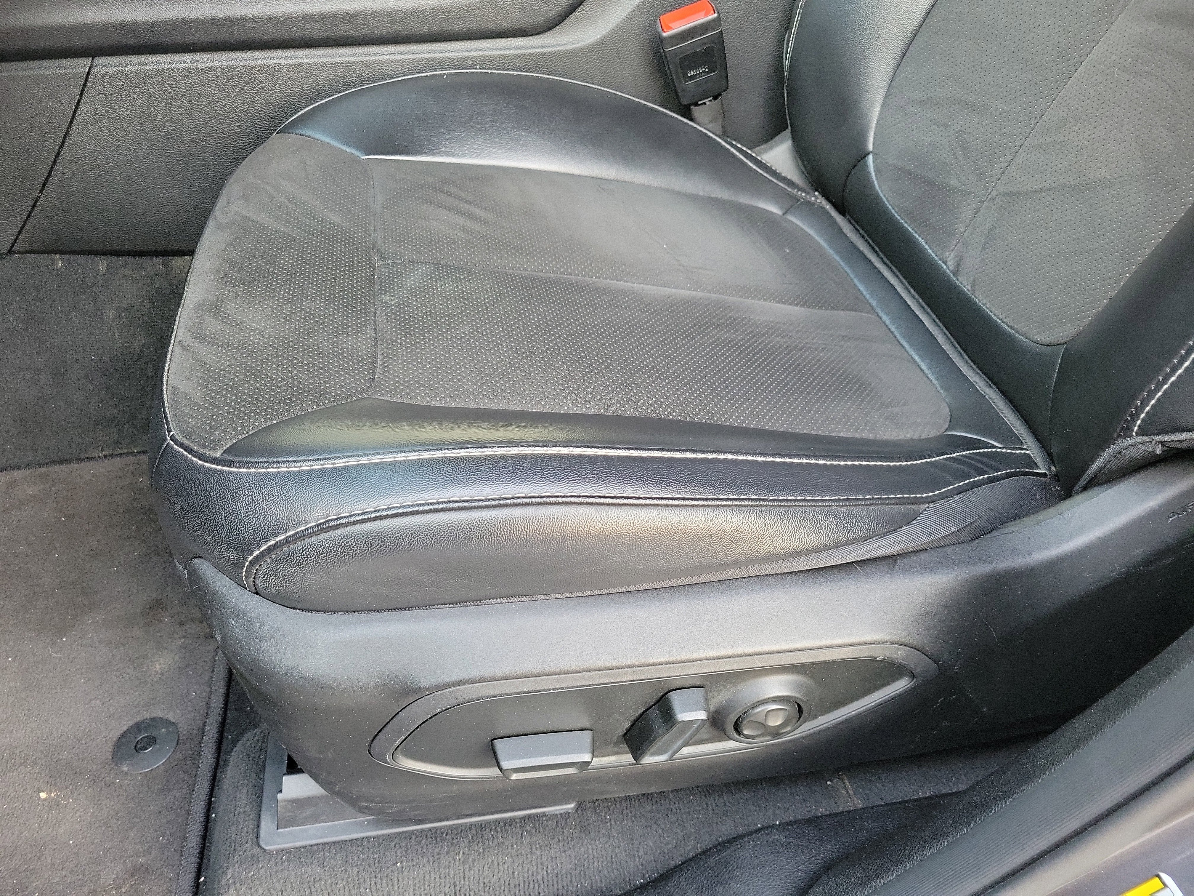 Used 2024 Jeep Grand Cherokee L Laredo image 10