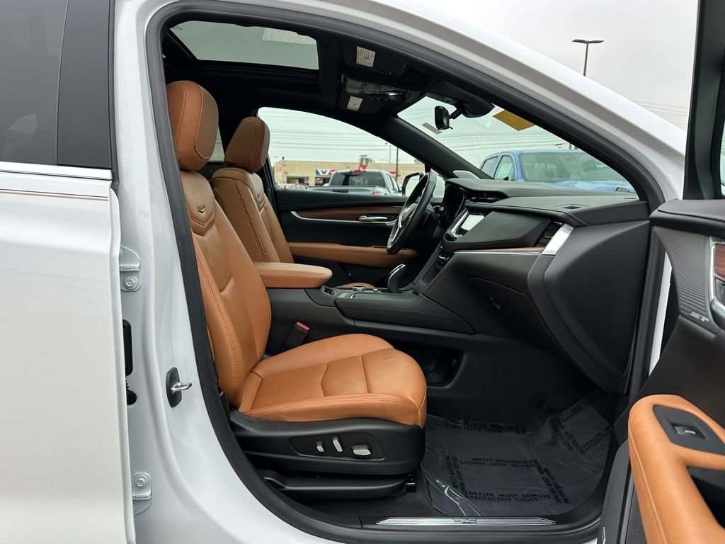 Certified 2023 Cadillac XT5 Premium Luxury w/ Technology Package AWD/4WD image 19