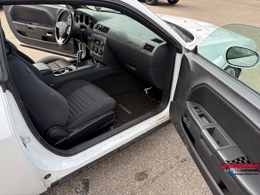 Used 2014 Dodge Challenger R/T image 24