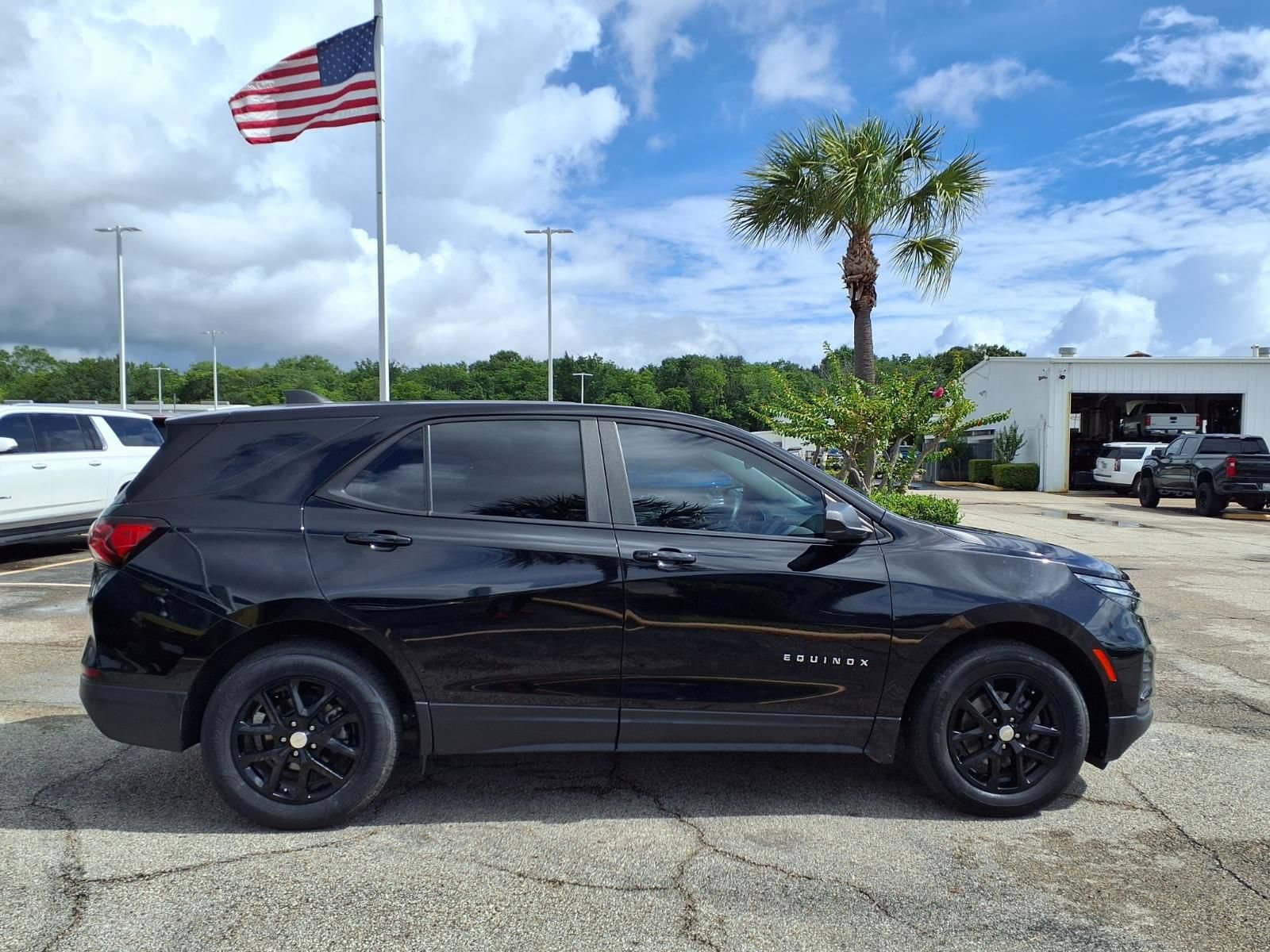 Used 2023 Chevrolet Equinox LS w/ LPO, Cargo Package FWD image 21